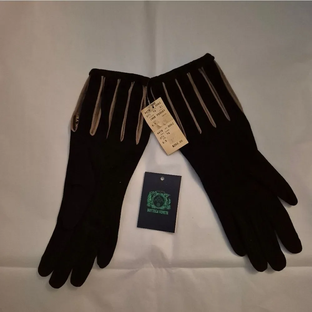 Bottega Veneta Vtg 90s Black and Tan Suede Leather Gloves